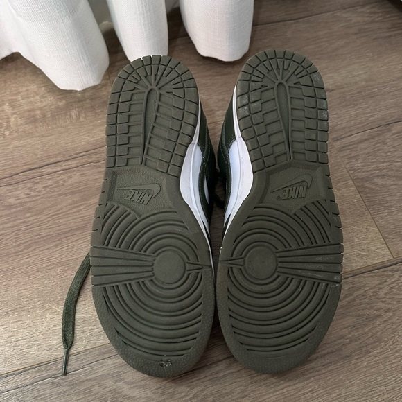 Olive Nike Dunk Low Retro - Picture 3 of 6